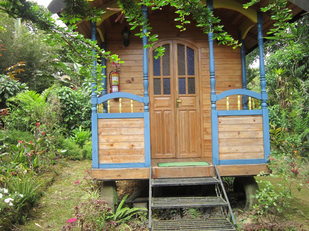 Hosteria La Roulotte - มินโด ภายนอก รูปภาพ