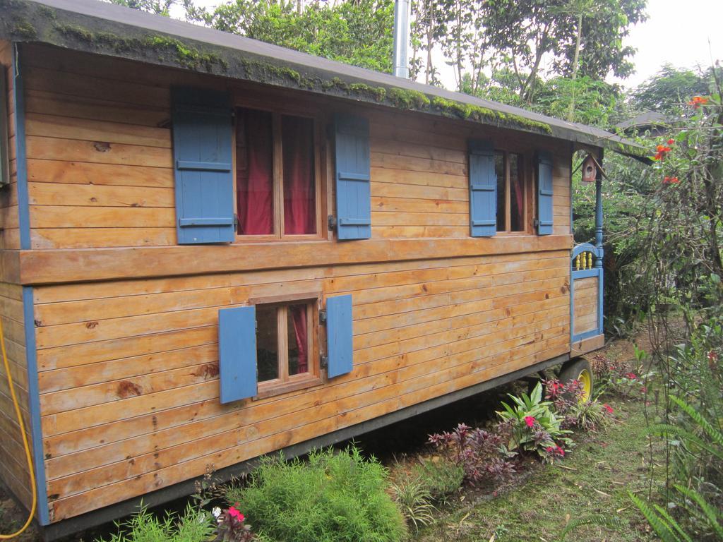 Hosteria La Roulotte - มินโด ภายนอก รูปภาพ