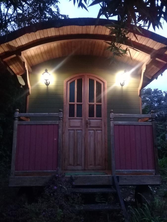 Hosteria La Roulotte - มินโด ภายนอก รูปภาพ