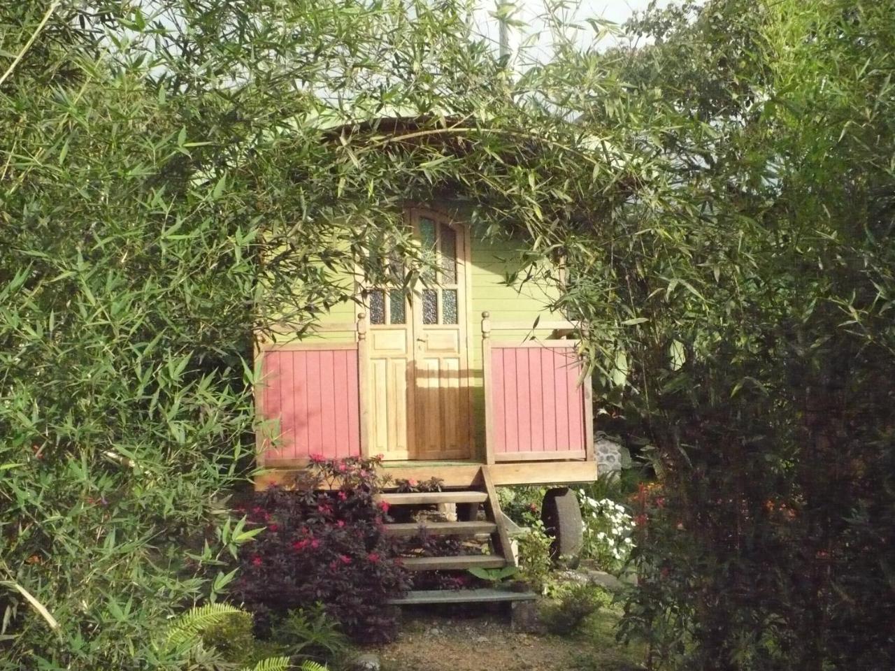 Hosteria La Roulotte - มินโด ภายนอก รูปภาพ